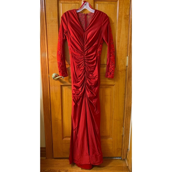 Glow Dress Lace Dress - Picture 3 of 11